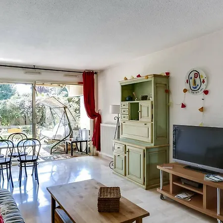 2p Calme, Jardin, Piscine, Proche Mer, Tout Equipe Appartement