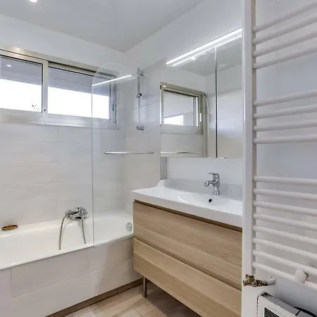 2p Calme, Jardin, Piscine, Proche Mer, Tout Equipe Appartement *